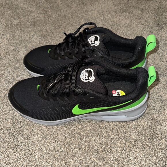 Size 11 Men’s Nike Air Max Nuaxis